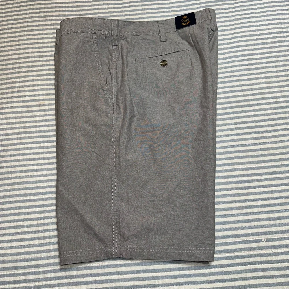 Wallin & Bros. Shorts Gray Chambray Flat Front Mens Size 40 NWT
